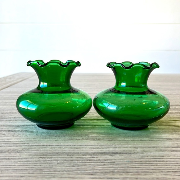 Vintage Green Glass Bud Vase, Anchor Hocking, Small Emerald Green Vase, Set of 2 - Picture 2 of 3